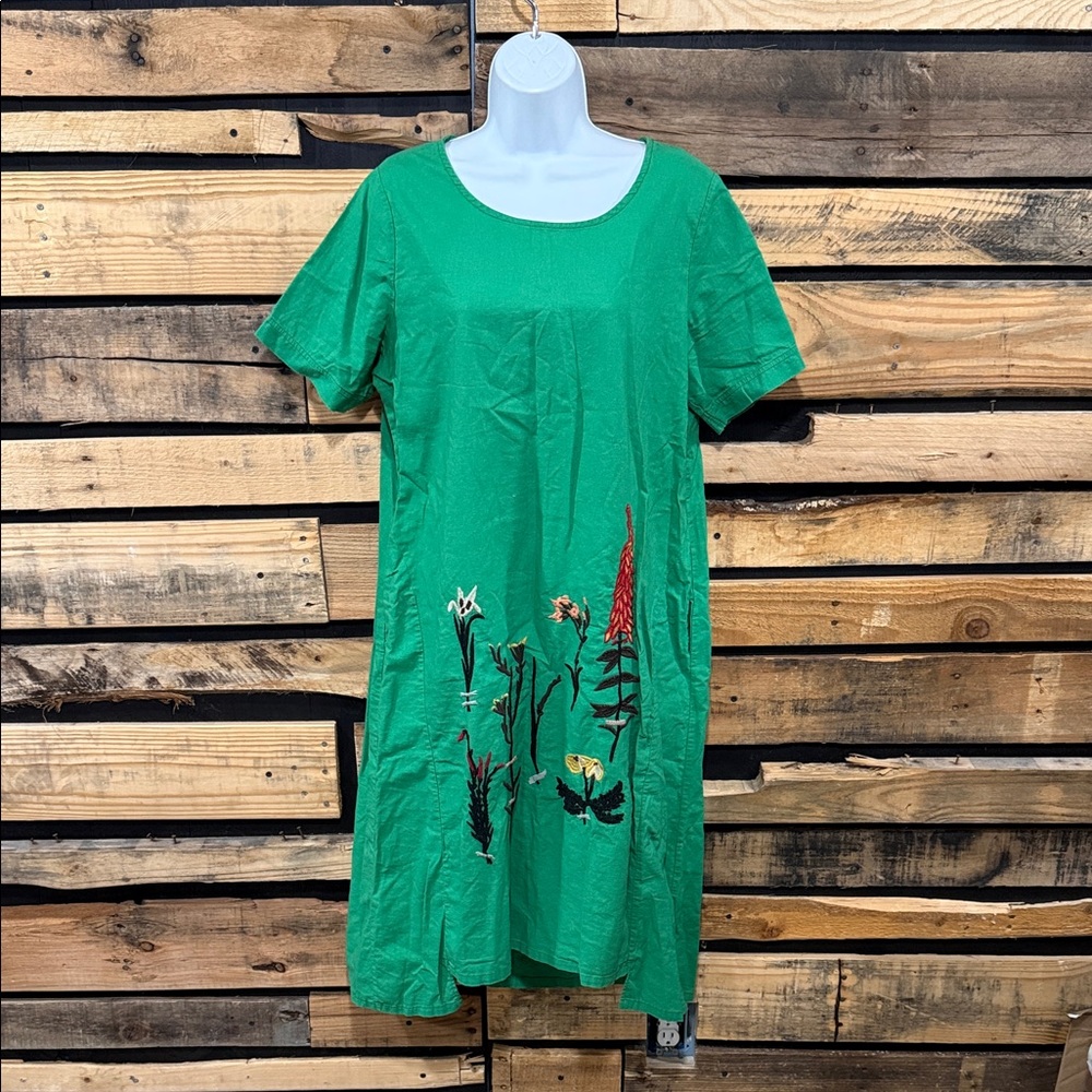 YEsNo Women’s Green Botanical Embroidered Shift Dress With Pockets Size Medium‎